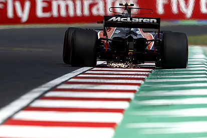 В McLaren назвали сроки принятия решения о двигателе 2018 года