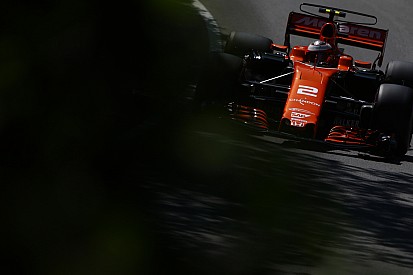 A McLaren olyan okos, mint a Ferrari: résen voltak a gumiteszteknél