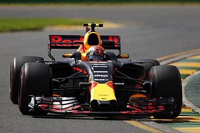 Verstappen y Ricciardo reconocen estar un paso detrás de los favoritos