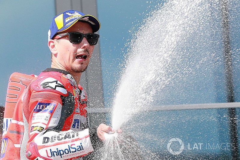 MotoGp Silverstone: griglia di partenza: Lorenzo in pole, Rossi 11° MotoGp Silverstone: griglia di partenza: Lorenzo in pole, Rossi 11°