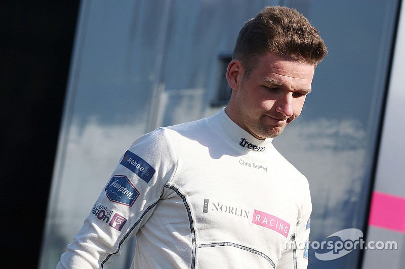 Rockingham BTCC: Smiley takes maiden win in Race 3