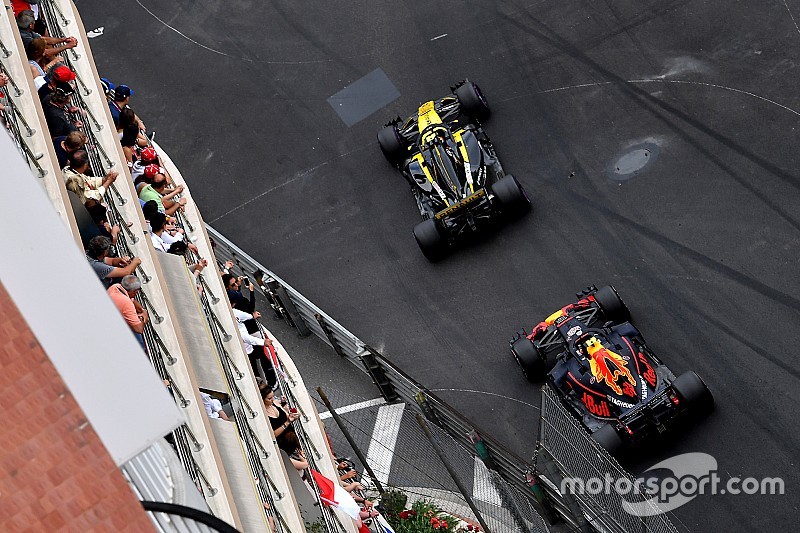 Sainz: Verstappen'le insanların düşündüğünden daha iyi anlaşıyoruz