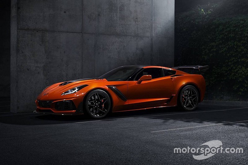 Перший Chevy Corvette ZR1 проданий на аукціоні за 925 000 дол. США