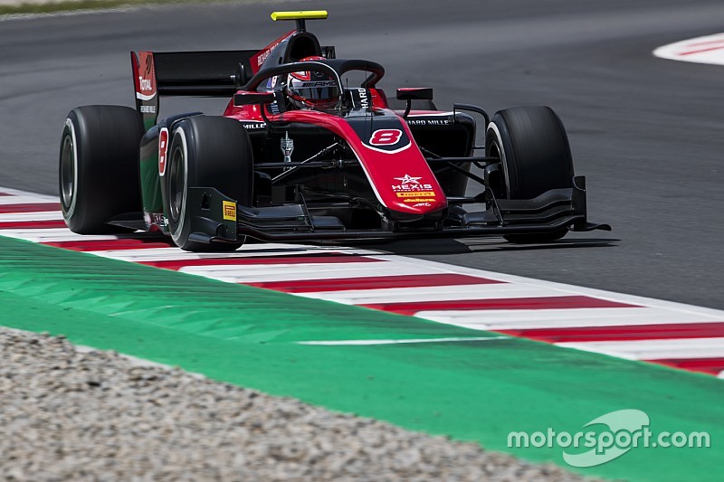 Russell supera a De Vries en la carrera del sábado de F2 en Barcelona
