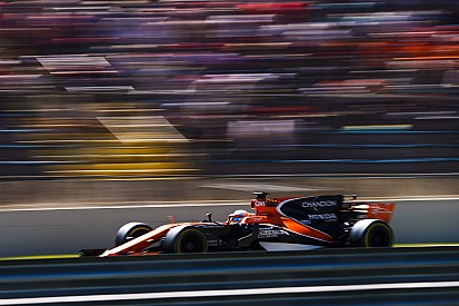 McLaren prepara dois carros para teste em Abu Dhabi