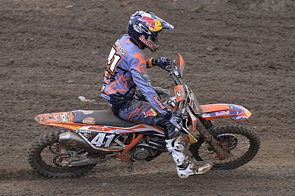 Jonass sfrutta l'assenza di Herlings nelle qualifiche a Loket