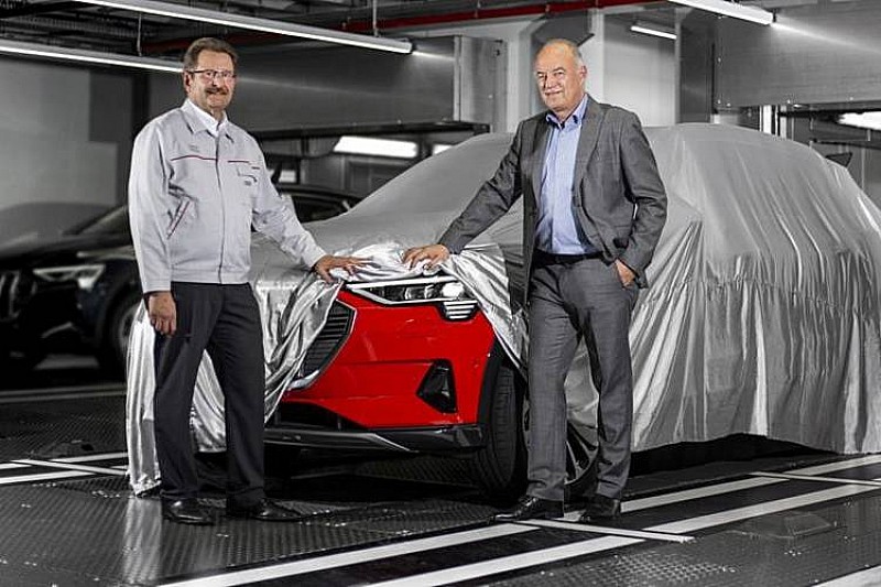 Перший Audi E-Tron зійшов з конвеєру в Бельгії