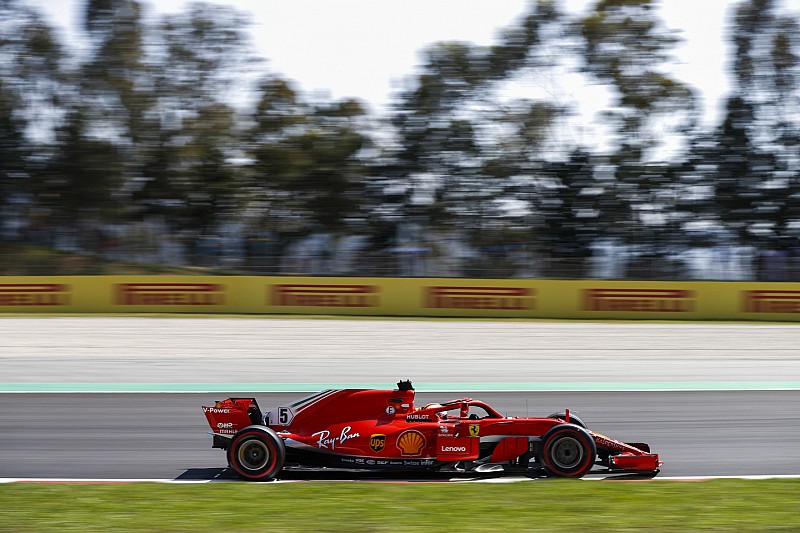 Хемілтон: Ferrari грала в схованки на практиках