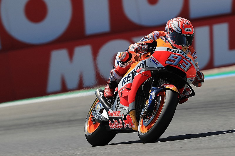 Marquez zegeviert in krankzinnige Dutch TT op Assen