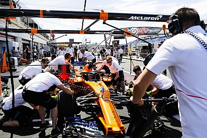Boullier verdedigt McLaren na vermeende kritiek van personeel