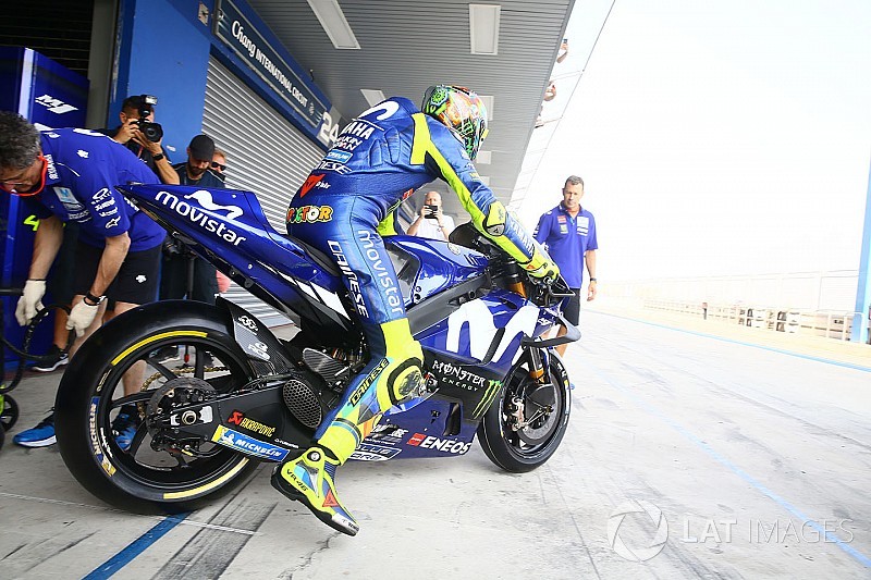 Rossi: “Viñales puede probar las piezas que quiera”