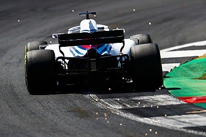 Williams: Stroll e Sirotkin partono dalla pit lane. Cambiata l'ala dietro che stalla