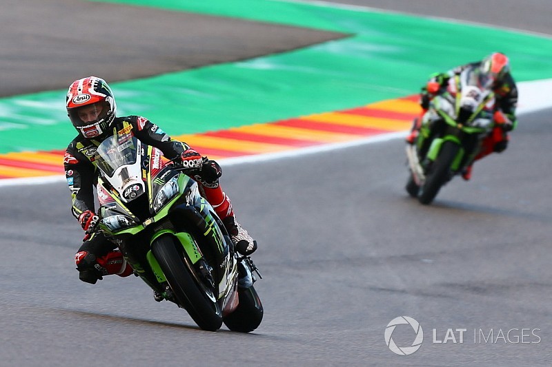 Donington, Libere 1: Rea e Sykes davanti a tutti sotto la pioggia
