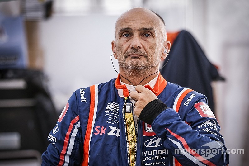 Tarquini a secco a Wuhan, ma ancora leader: