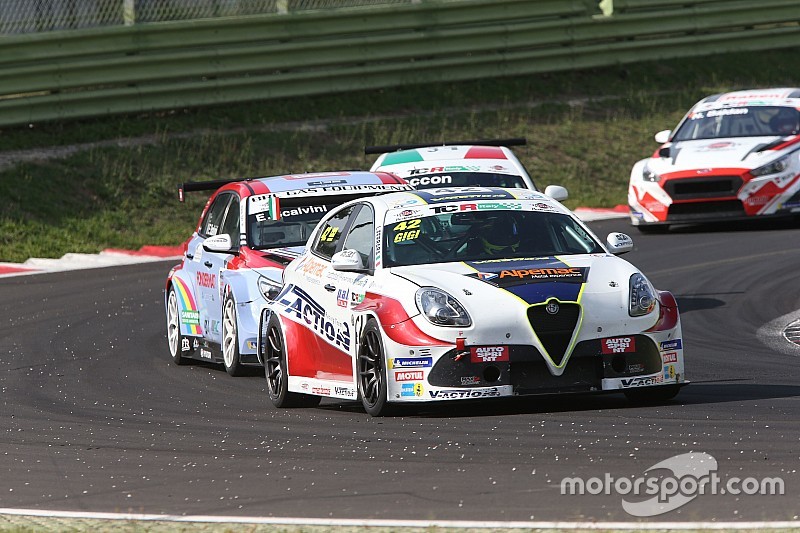 Alfa Romeo: a Vallelunga Ferrara tiene vive le speranze di titolo, Ceccon continua a crescere nonostante la sfortuna