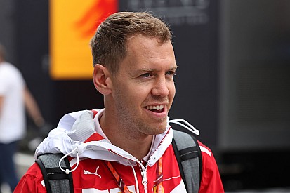 Vettel, Ferrari'yle yeni sözleşme imzalamak için acele etmiyor