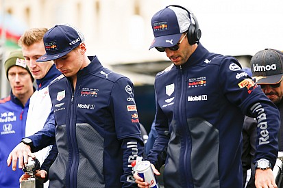 Saling tabrakan, Ricciardo dan Verstappen dapat peringatan