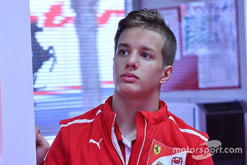 Petecof fica com sexta melhor marca em teste da F4 italiana
