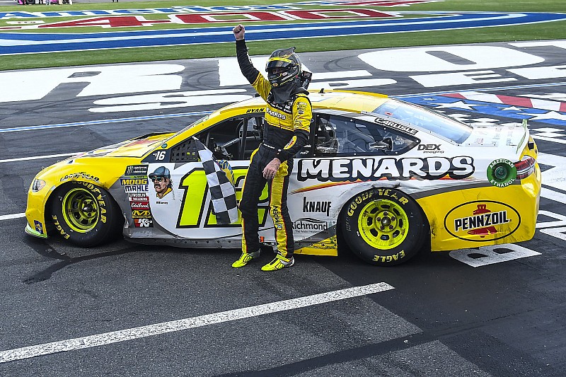 NASCAR Cup Series: Blaney menang, insiden Johnson-Truex curi perhatian