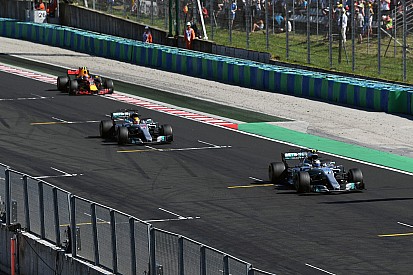 Hamilton, Bottas'a yer vermesinin riskli olduğunu kabul ediyor