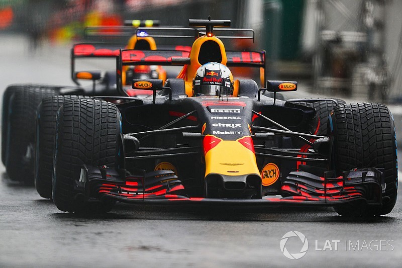 Ricciardo admite que pressão de Verstappen afetou pilotagem