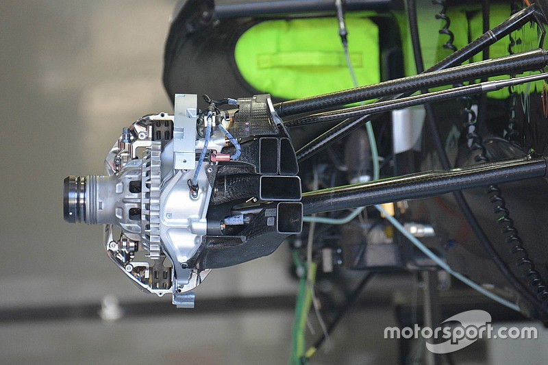 Технічний брифінг: збірка передніх гальм Force India VJM09