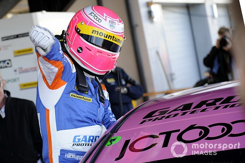Silverstone BTCC: Tordoff wins Race 1 from pole