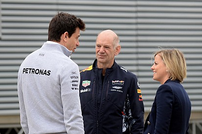 Mercedes розраховує на допомогу від Red Bull у боротьбі з Ferrari