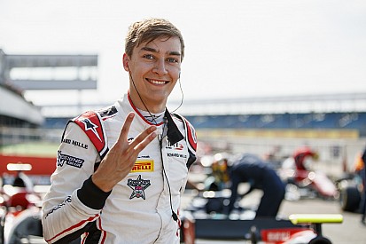 F2 Silverstone: Russell tercepat di kualifikasi, Gelael P15