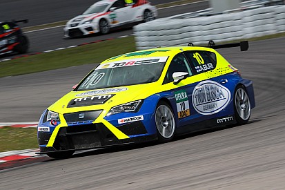 Nürburgring, Gara 2: Buri combatte e trionfa, Files recupera ed è terzo