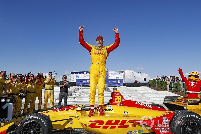 Hunter-Reay rompe il digiuno e trionfa a Detroit davanti a Power
