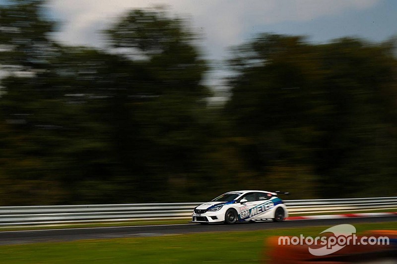 Primo successo in Classe TCR per la Opel Astra al Nürburgring