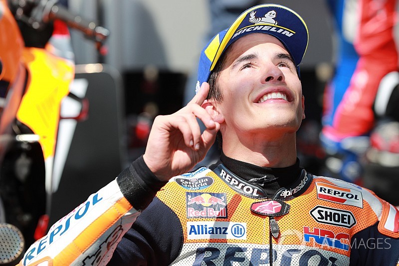 Enquanto Dovi e Viñales lamentam, Márquez comemora