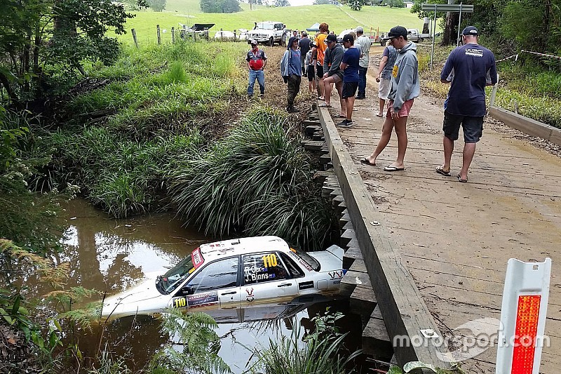 Scary Rally Australia crash leaves car underwater