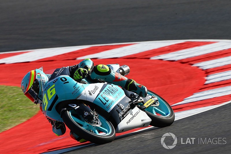 VIDEO: Joan Mir evita caer de la moto espectacularmente