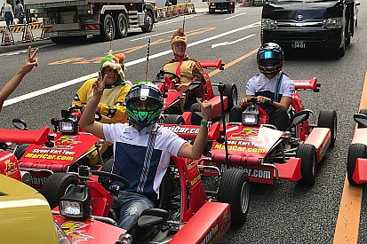 Massa curte dia de “Mario Kart” antes do GP do Japão