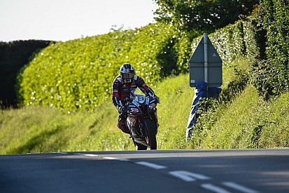 Isle of Man TT 2017: Michael Dunlop gewinnt Supersport TT