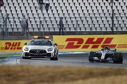 Hamilton, pit girişi nedeniyle inceleme altında!