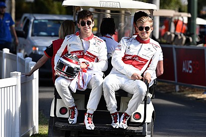 Vasseur : "Leclerc est source de motivation pour Ericsson"