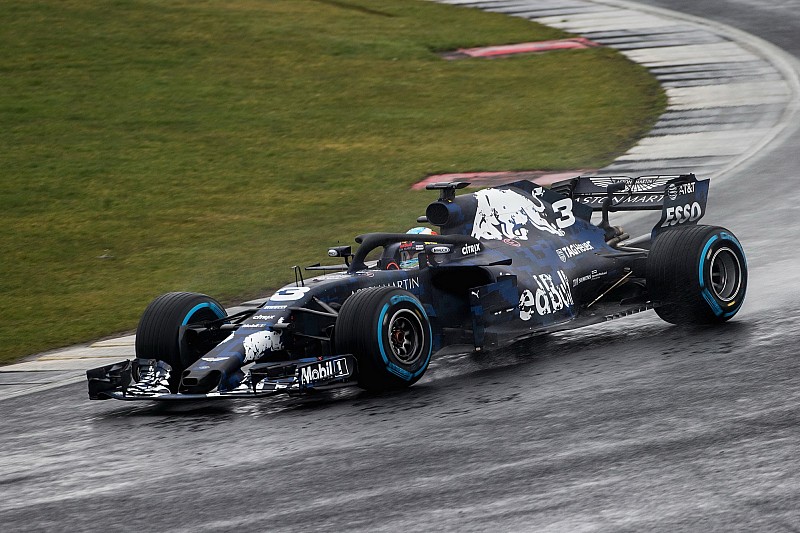 Ricciardo, RB14'le ilk testinde kaza yapmış!