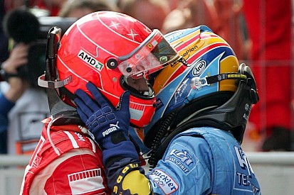 Symonds: Schumacher her çalışanın, Alonso ise yardım edenlerin ismini bilirdi