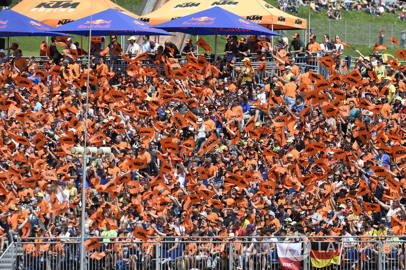 Tribuna de KTM