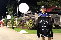 Sergio Pérez, Sahara Force India con una chaqueta sobre México
