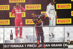 Podium: third place Daniel Ricciardo, Red Bull Racing, second place Sebastian Vettel, Ferrari, Race winner Lewis Hamilton, Mercedes AMG F1