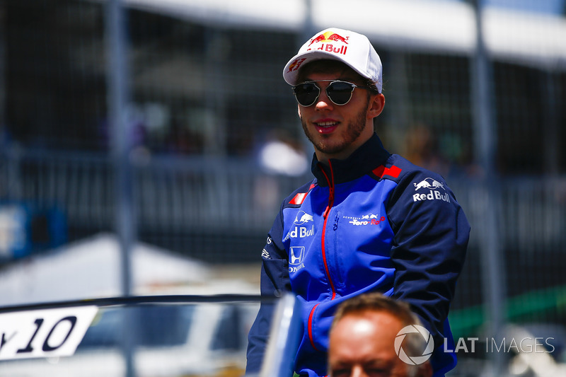 Pierre Gasly, Toro Rosso, en el drivers parade