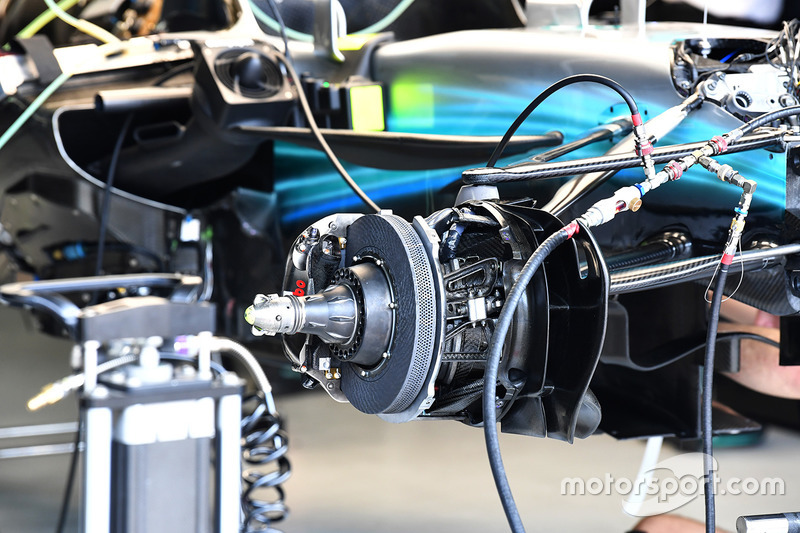 Freno delantero y eje del Mercedes-Benz F1 W08