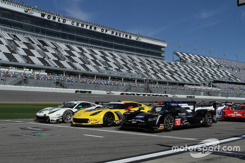 #63 Scuderia Corsa Ferrari 488 GT3, #4 Corvette Racing Chevrolet Corvette C7.R, #10 Wayne Taylor Rac