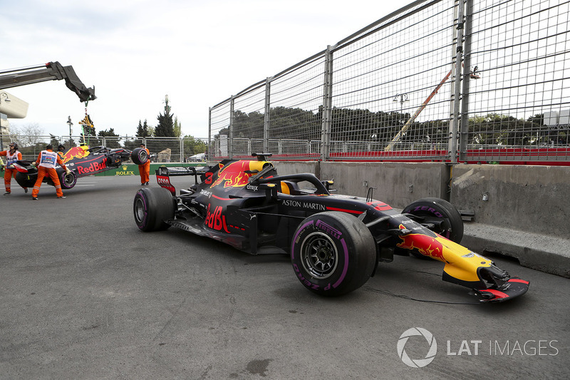 The crashed car of Daniel Ricciardo, Red Bull Racing RB14