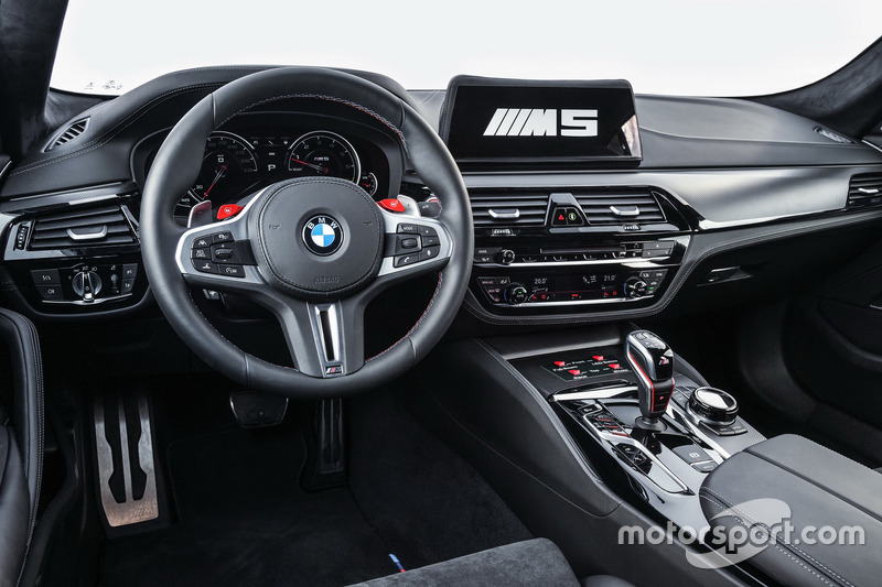 Автомобіль безпеки BMW M5 MotoGP