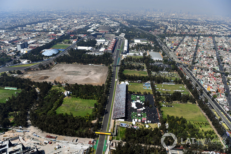 Vista aerea del rettilineo principale del GP del Messico